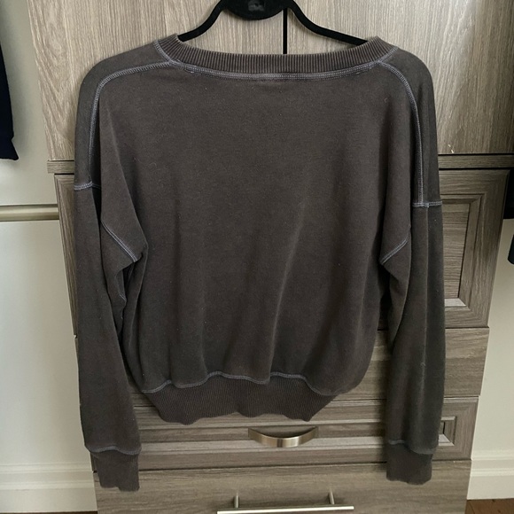 Greyish American Eagle Cropped Crew Neck - Picture 2 of 2